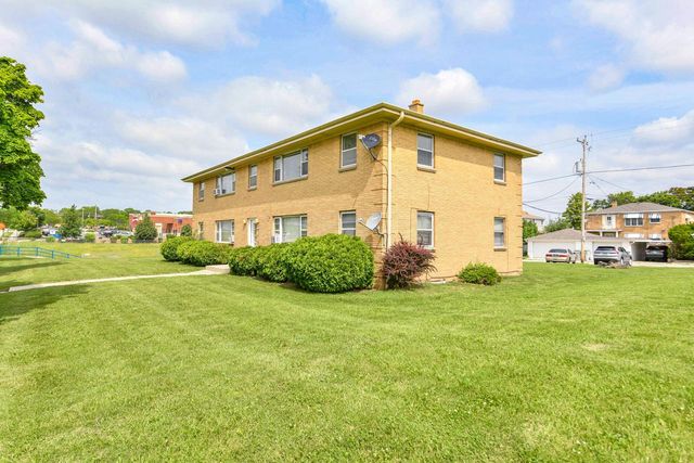 2424 W Howard AVENUE, Milwaukee, WI 53221