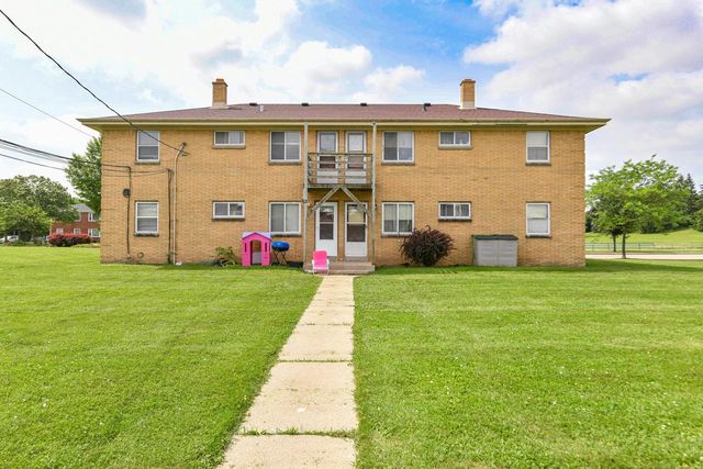 2424 W Howard AVENUE, Milwaukee, WI 53221