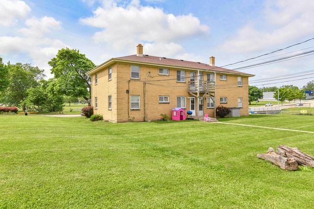 2424 W Howard AVENUE, Milwaukee, WI 53221
