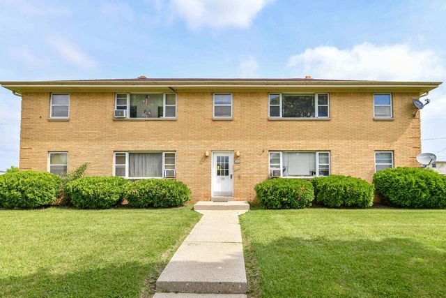 2424 W Howard AVENUE, Milwaukee, WI 53221