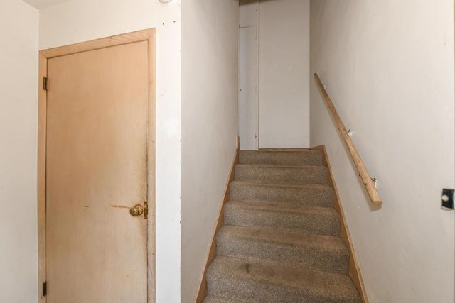 2424 W Howard AVENUE, Milwaukee, WI 53221