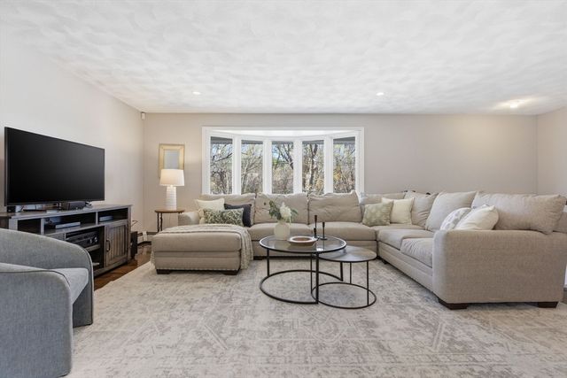 390 Andover St, Wilmington, MA 01887