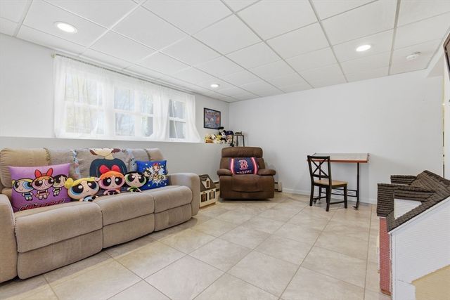 390 Andover St, Wilmington, MA 01887