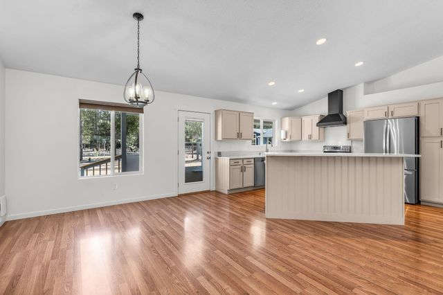 55962 Black Duck Road, Bend, OR 97707