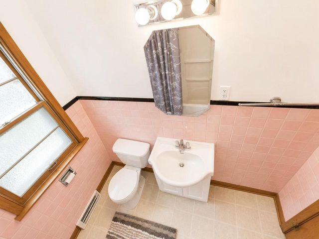 2310 Hamilton STREET, Manitowoc, WI 54220