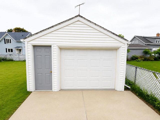 2310 Hamilton STREET, Manitowoc, WI 54220