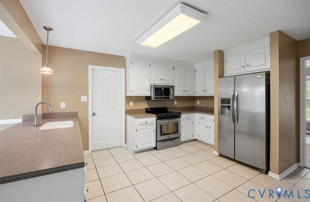 2912 Appleford Dr, Chester, VA 23831