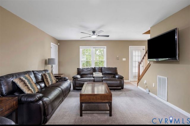 2912 Appleford Dr, Chester, VA 23831