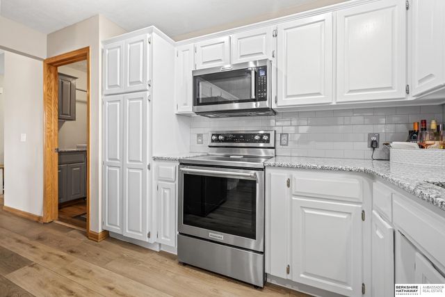 12615 S 218th Avenue, Gretna, NE 68028