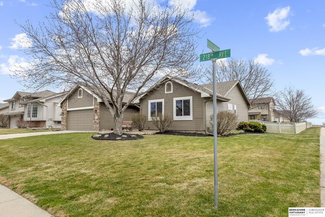 12615 S 218th Avenue, Gretna, NE 68028