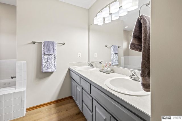 12615 S 218th Avenue, Gretna, NE 68028