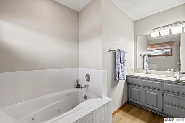 12615 S 218th Avenue, Gretna, NE 68028