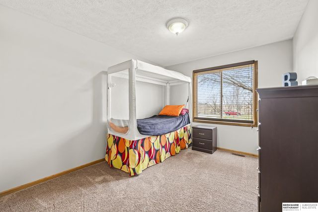 12615 S 218th Avenue, Gretna, NE 68028