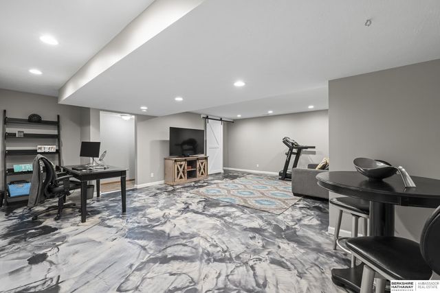 12615 S 218th Avenue, Gretna, NE 68028