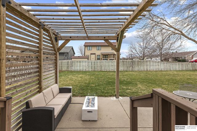 12615 S 218th Avenue, Gretna, NE 68028