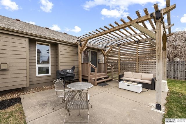 12615 S 218th Avenue, Gretna, NE 68028
