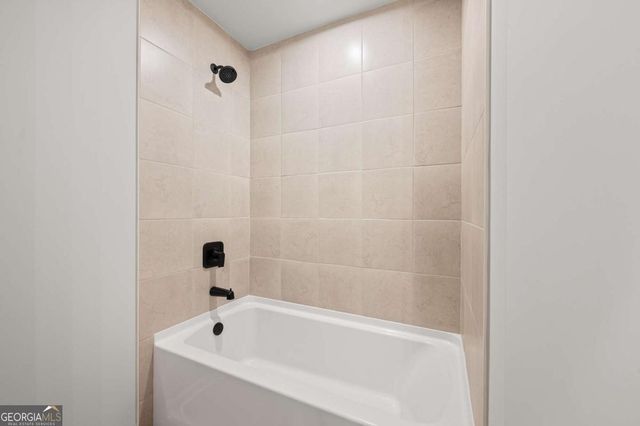 6402 Sycamore Drive, Hoschton, GA 30548