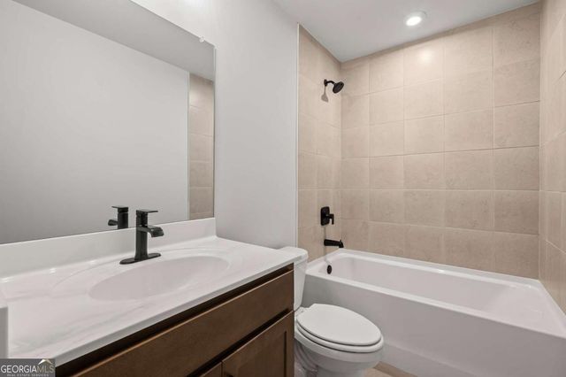 6402 Sycamore Drive, Hoschton, GA 30548