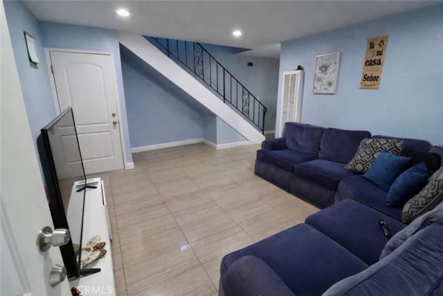 13438 Obispo, Paramount, CA 90723