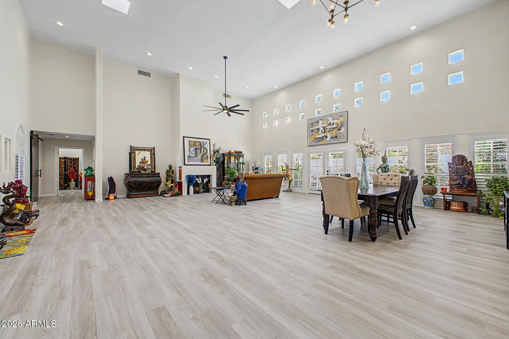 Image 6 of property listing at 5345 E MCLELLAN Road 107, Mesa, AZ 85205