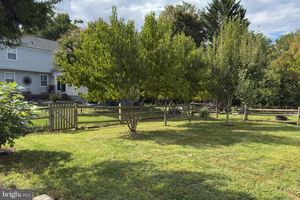 6383 SHADOWSHAPE PL, Columbia, MD 21045