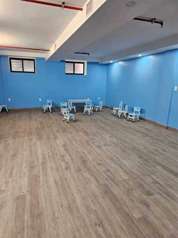 10525 65th Road, Forest Hills, NY 11375