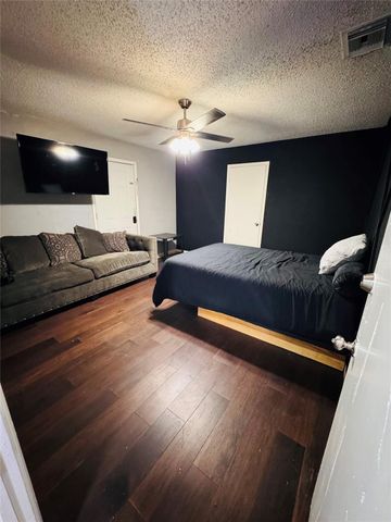 2203 S Houston Road, Pasadena, TX 77502
