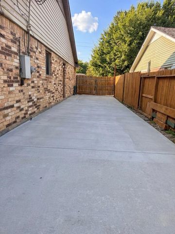 2203 S Houston Road, Pasadena, TX 77502