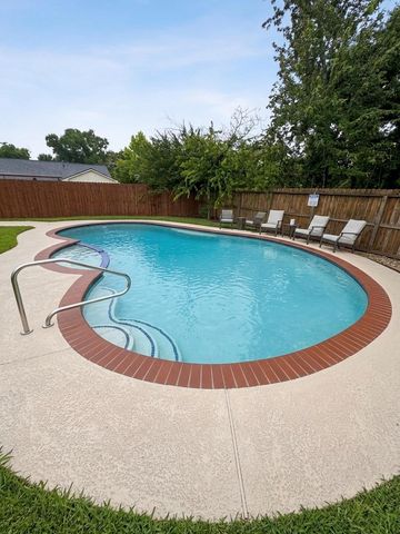 2203 S Houston Road, Pasadena, TX 77502