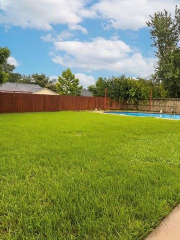 2203 S Houston Road, Pasadena, TX 77502