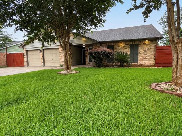 2203 S Houston Road, Pasadena, TX 77502