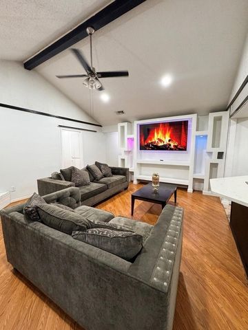 2203 S Houston Road, Pasadena, TX 77502