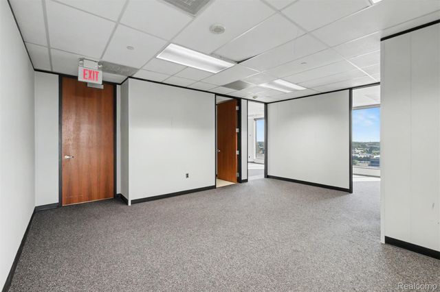 1 Parklane Boulevard W1120-W1124, Dearborn, MI 48126