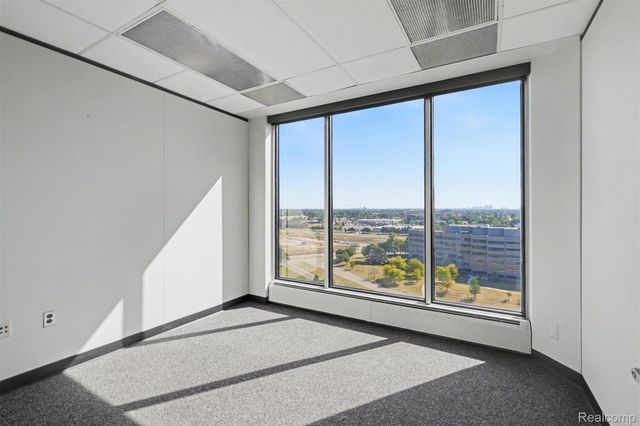 1 Parklane Boulevard W1120-W1124, Dearborn, MI 48126