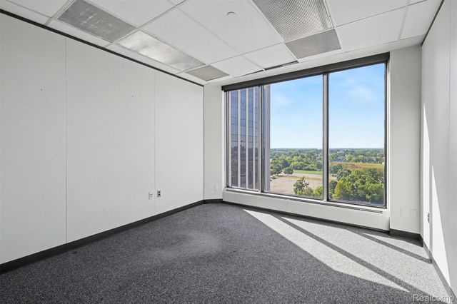 1 Parklane Boulevard W1120-W1124, Dearborn, MI 48126