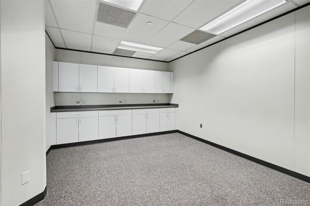 1 Parklane Boulevard W1120-W1124, Dearborn, MI 48126