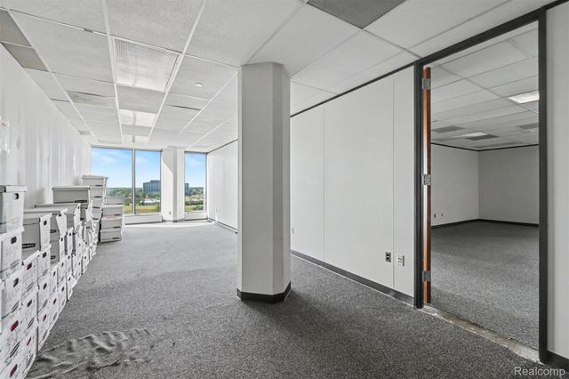 1 Parklane Boulevard W1120-W1124, Dearborn, MI 48126