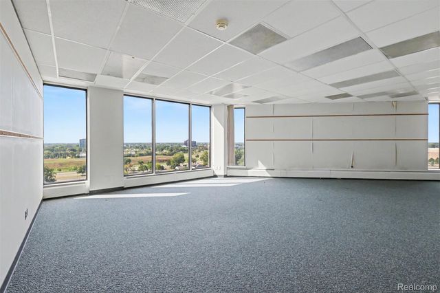 1 Parklane Boulevard W1120-W1124, Dearborn, MI 48126
