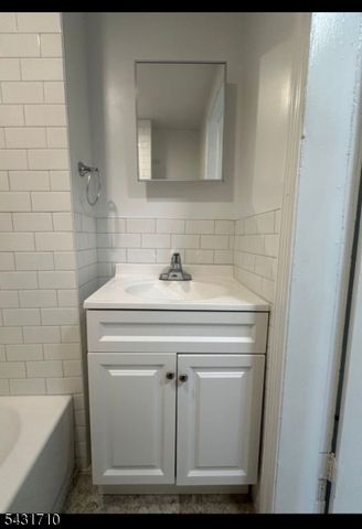 56 Vanderpool St, Newark City, NJ 07114