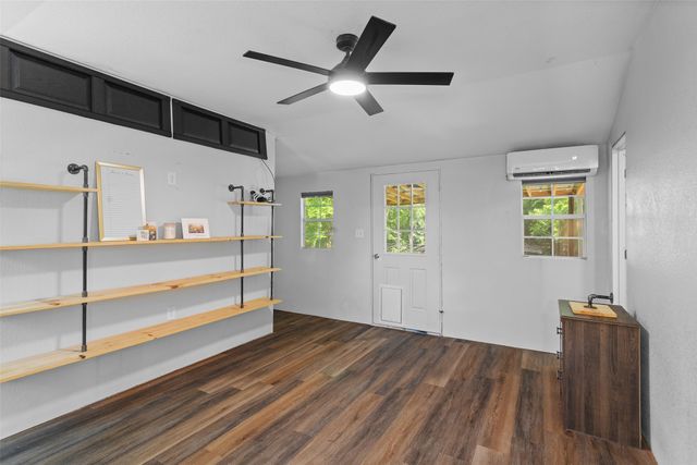 108 Blue Moon Court, Springtown, TX 76082