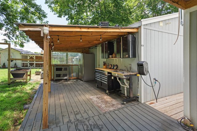 108 Blue Moon Court, Springtown, TX 76082