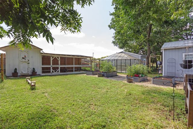 108 Blue Moon Court, Springtown, TX 76082