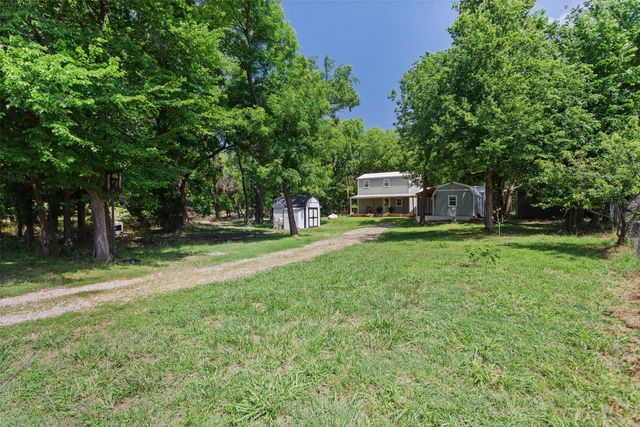 108 Blue Moon Court, Springtown, TX 76082