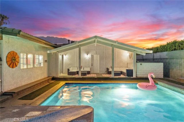 2306 Acacia Rd E, Palm Springs, CA 92262