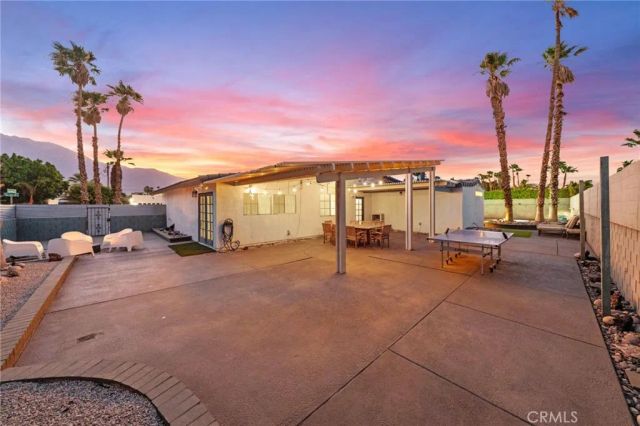 2306 Acacia Rd E, Palm Springs, CA 92262