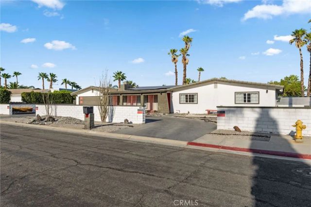 2306 Acacia Rd E, Palm Springs, CA 92262