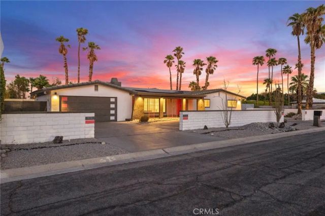 2306 Acacia Rd E, Palm Springs, CA 92262