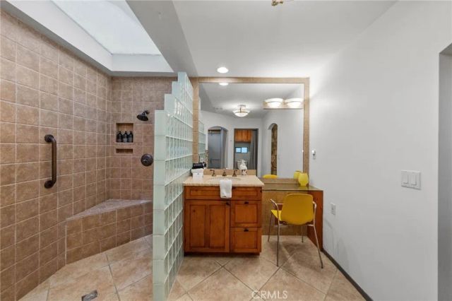 2306 Acacia Rd E, Palm Springs, CA 92262