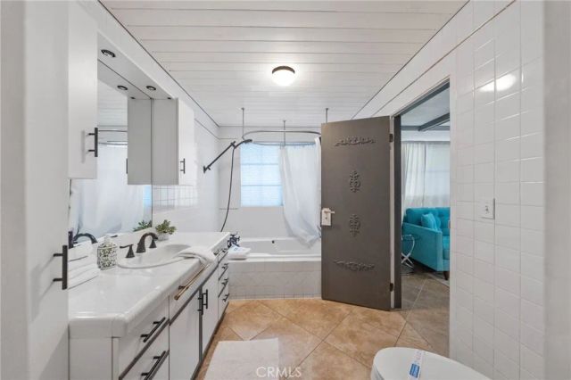 2306 Acacia Rd E, Palm Springs, CA 92262