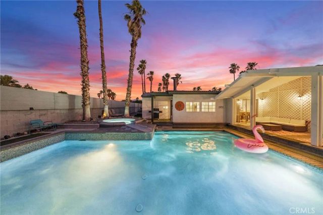 2306 Acacia Rd E, Palm Springs, CA 92262